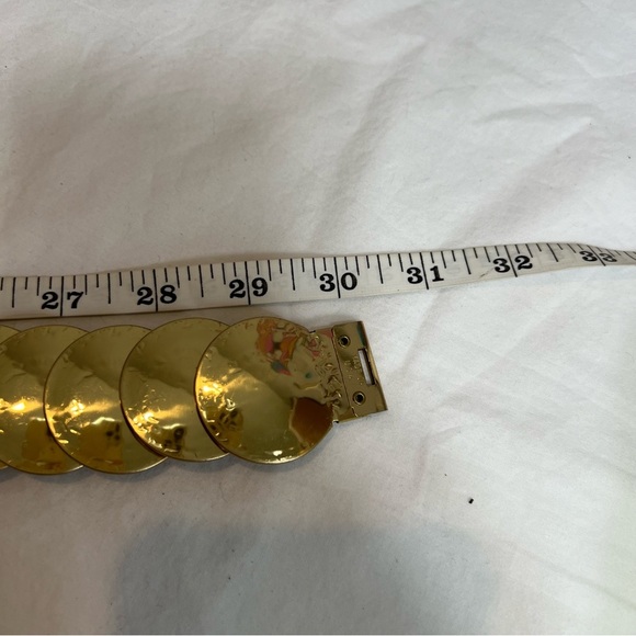 Vintage gold toned overlapping disc stretch belt
One size - Picture 6 of 6